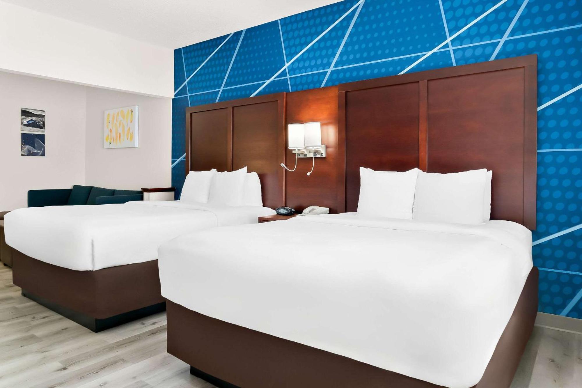 Comfort Suites Southfield-Detroit Экстерьер фото